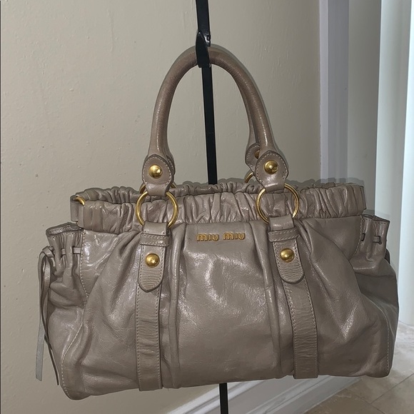 MIU MIU Handbags - MIU MIU HANDBAG